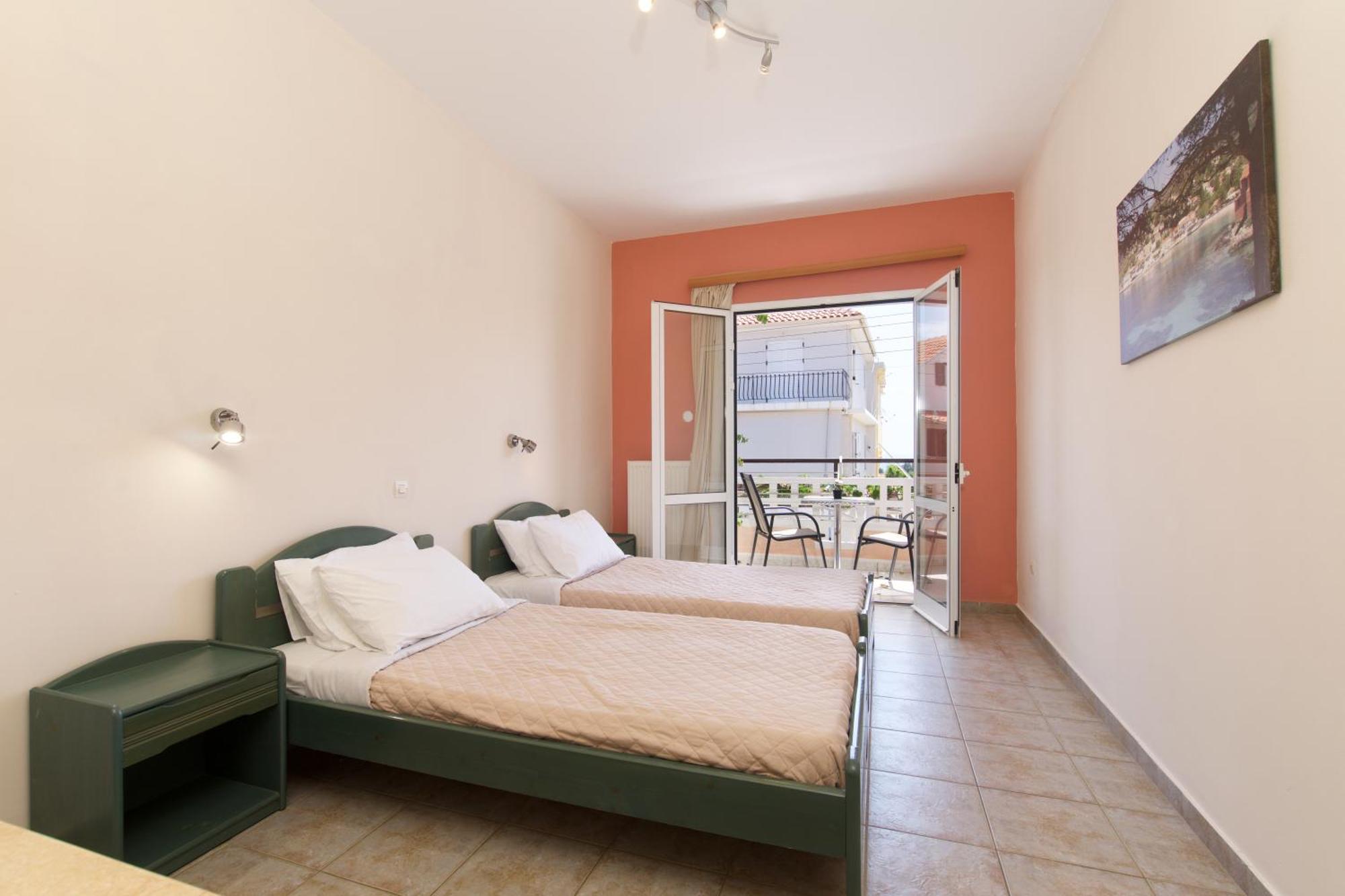 Theodora Studios & Apartments Skala  外观 照片