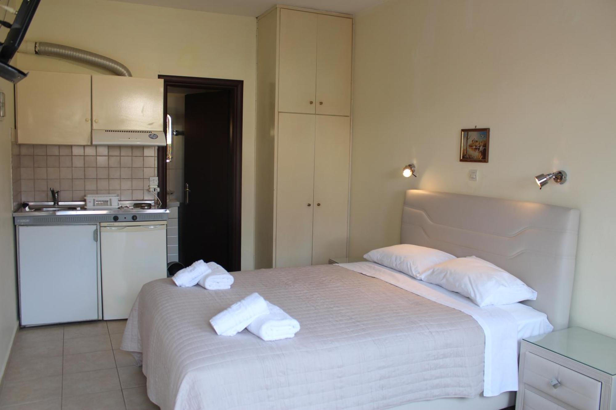 Theodora Studios & Apartments Skala  外观 照片