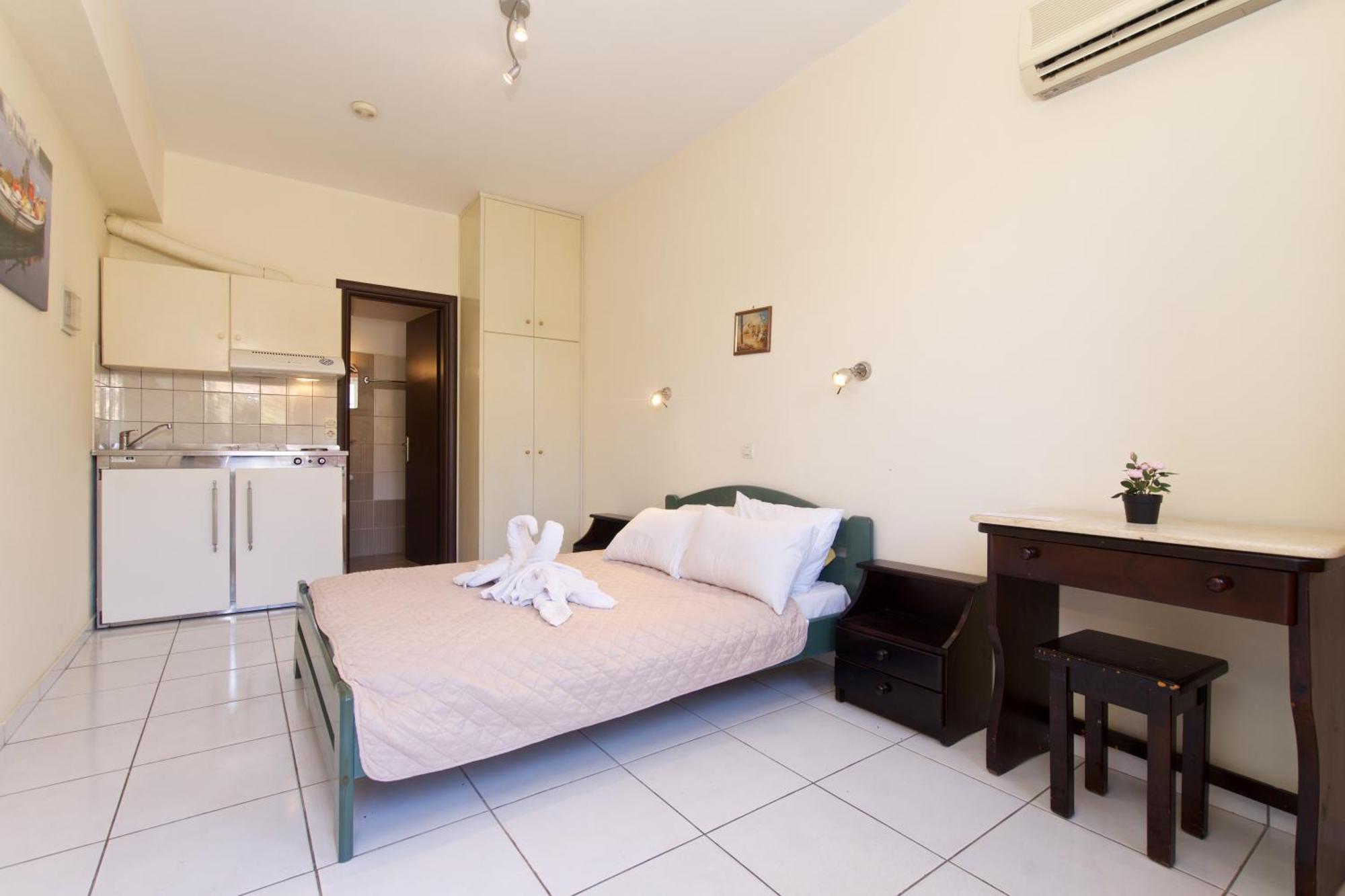 Theodora Studios & Apartments Skala  外观 照片