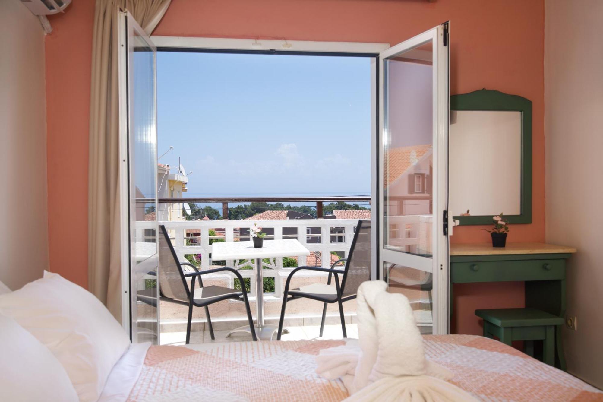 Theodora Studios & Apartments Skala  外观 照片