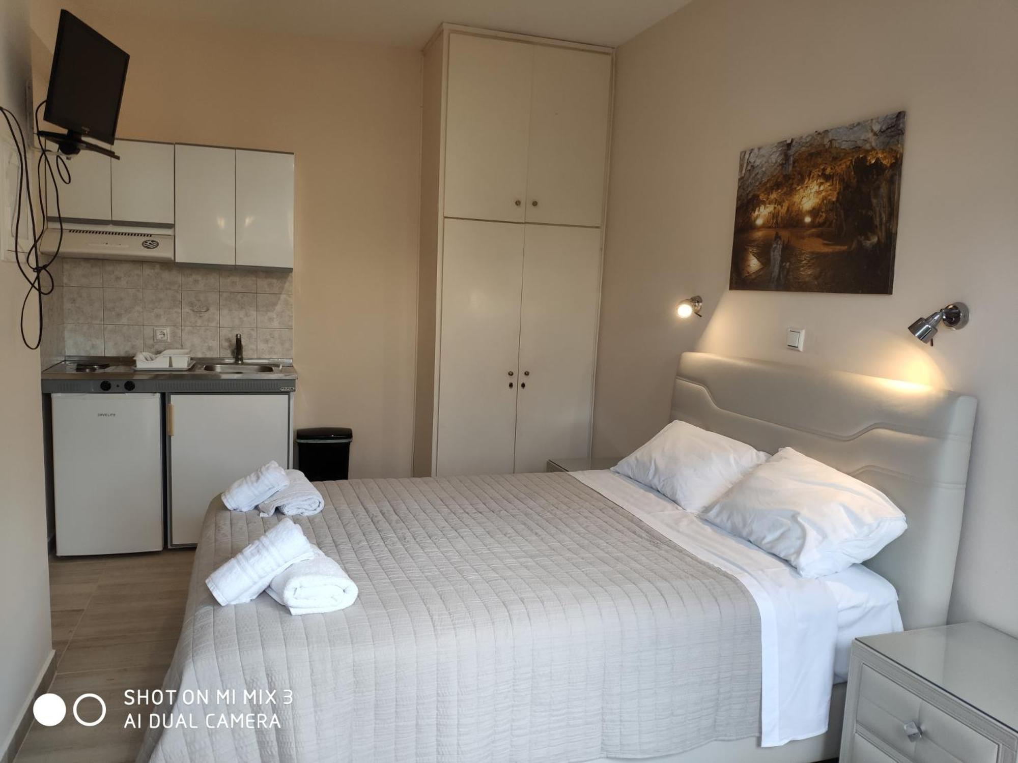 Theodora Studios & Apartments Skala  外观 照片