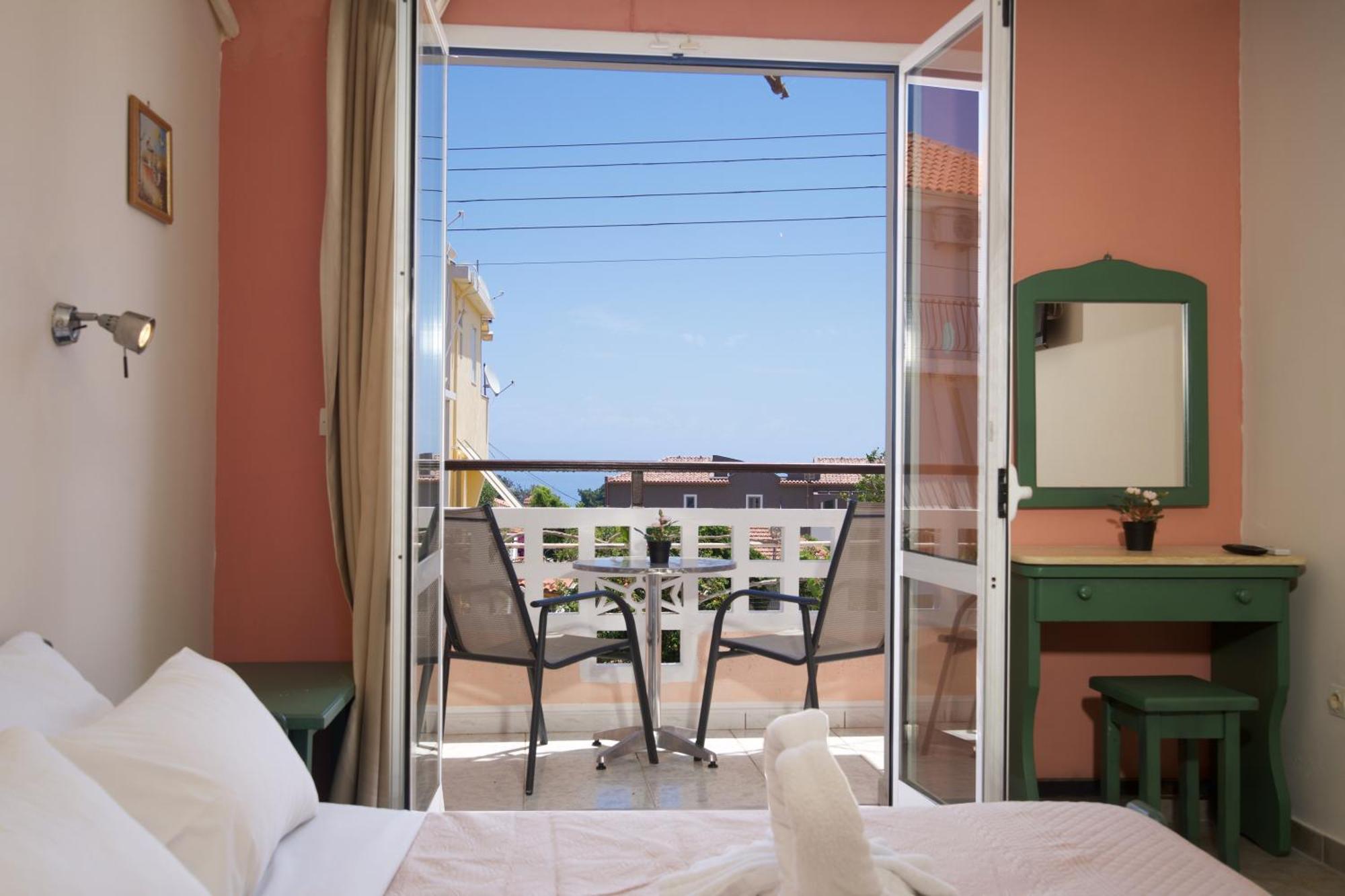 Theodora Studios & Apartments Skala  外观 照片