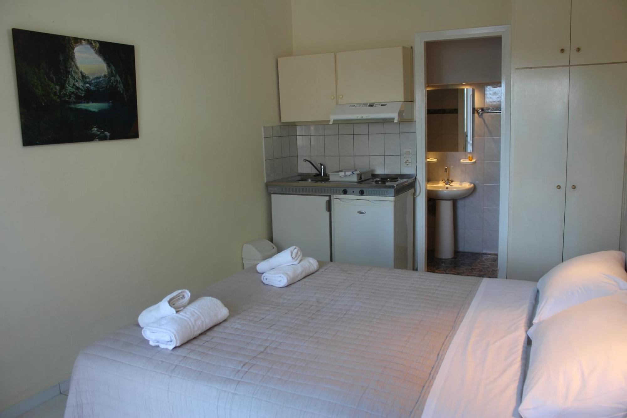 Theodora Studios & Apartments Skala  外观 照片