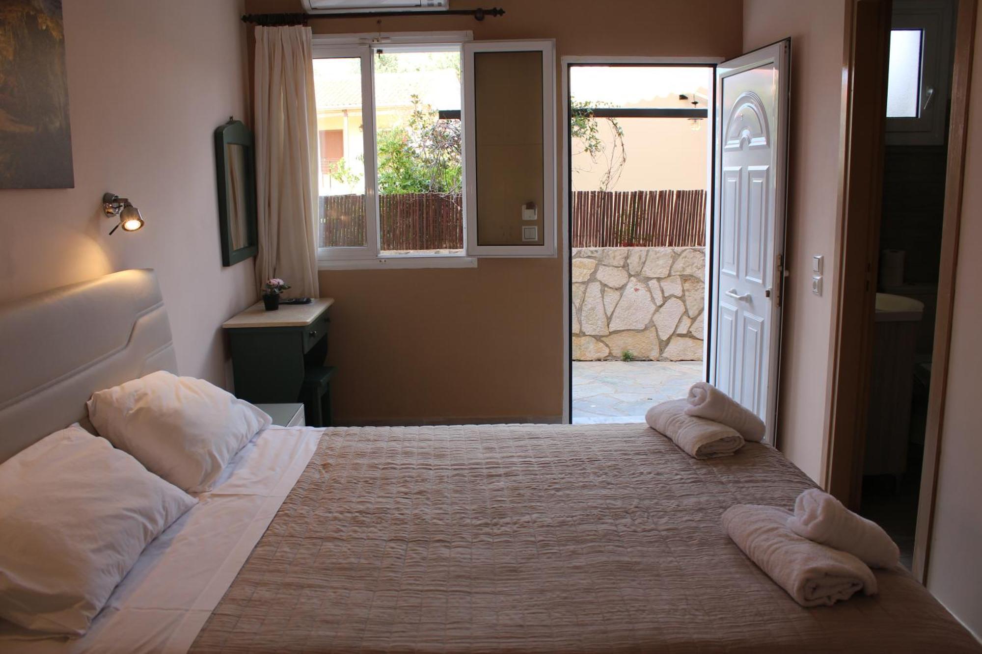 Theodora Studios & Apartments Skala  外观 照片