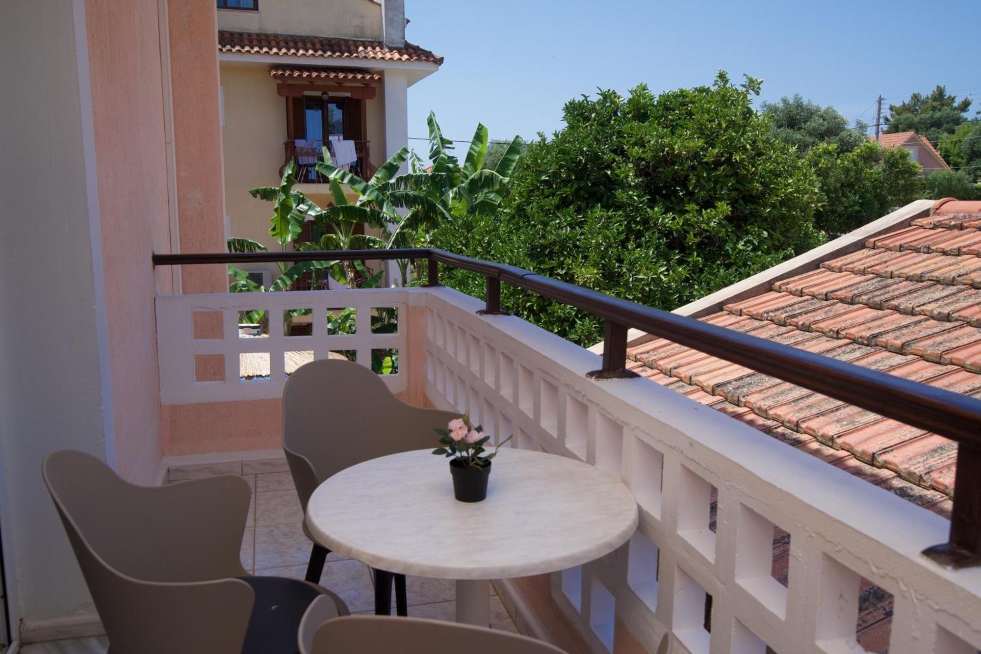Theodora Studios & Apartments Skala  外观 照片