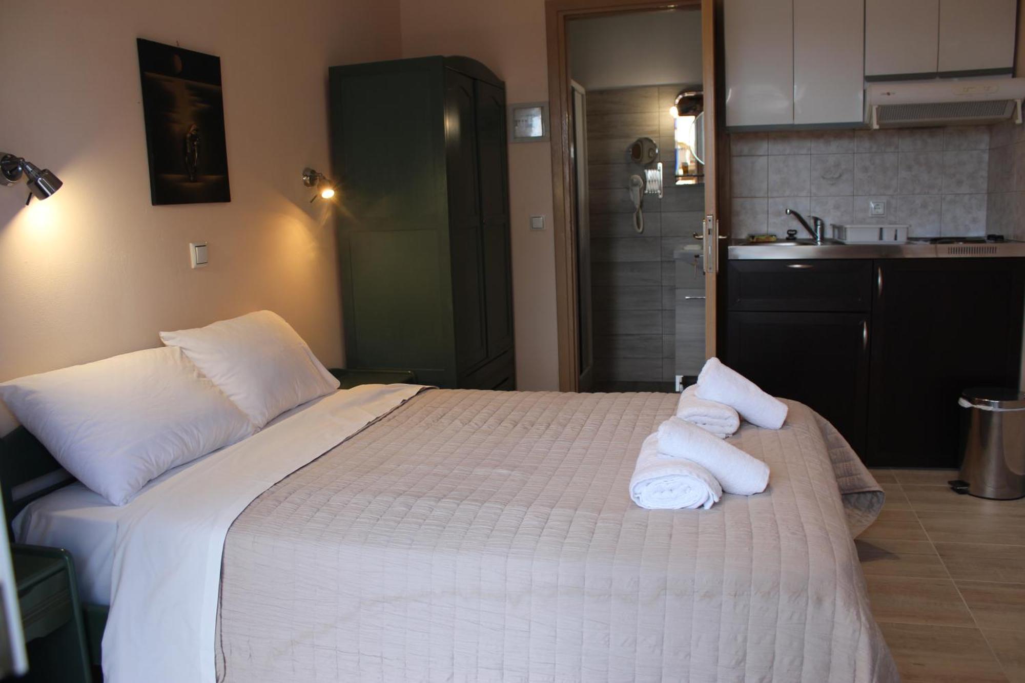 Theodora Studios & Apartments Skala  外观 照片