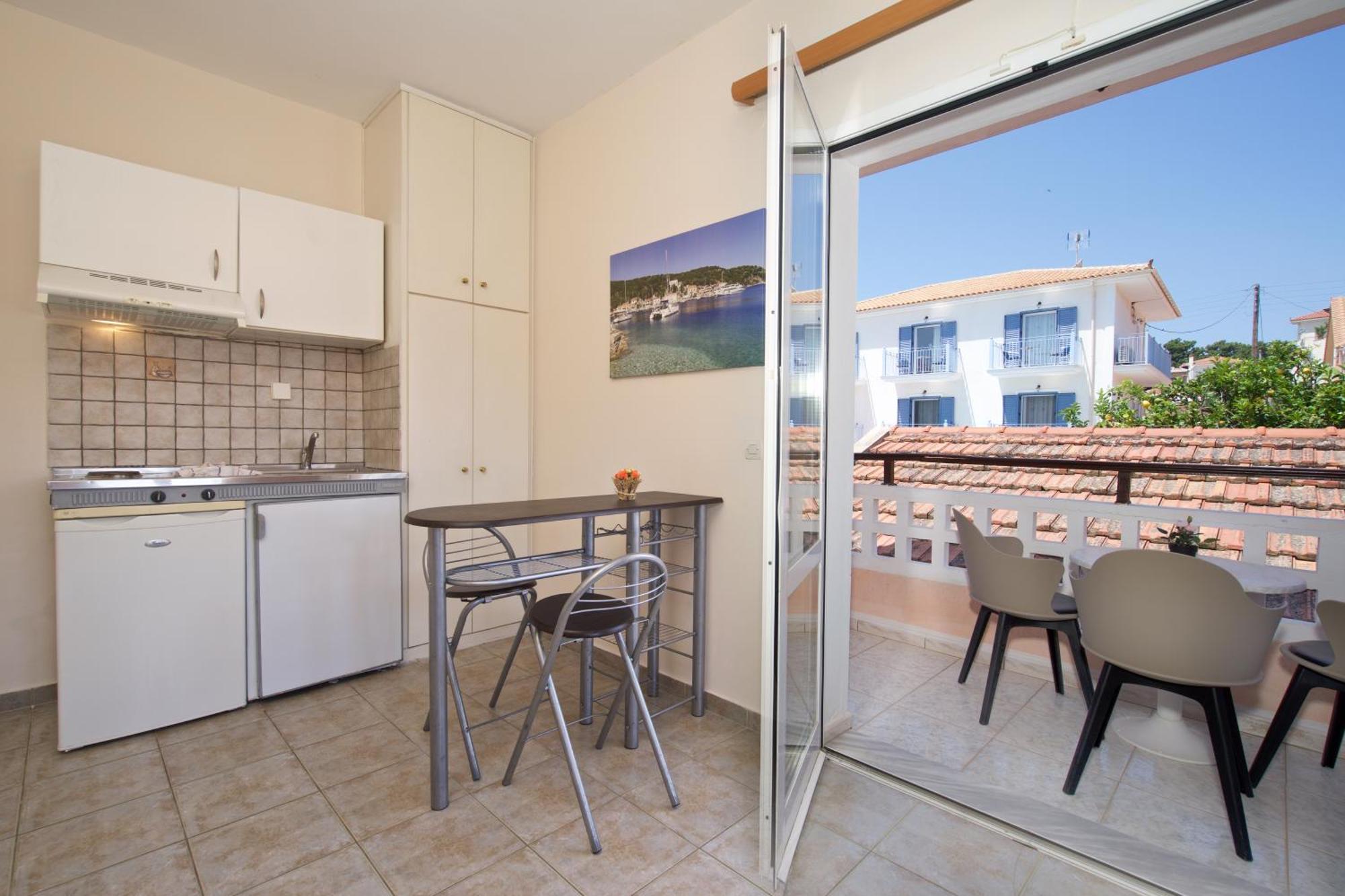Theodora Studios & Apartments Skala  外观 照片
